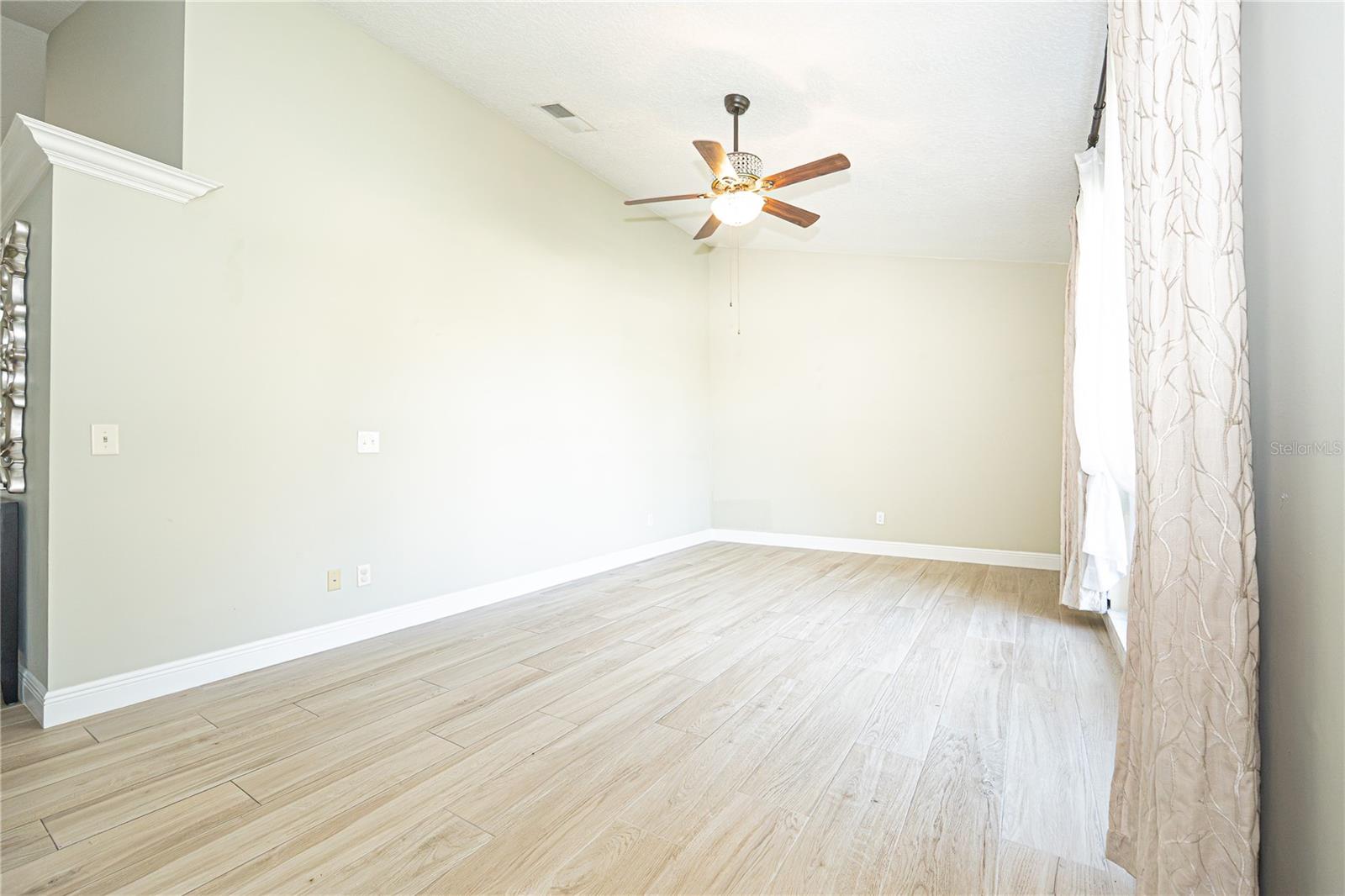 12845 Forestedge Cir Property Photo 13