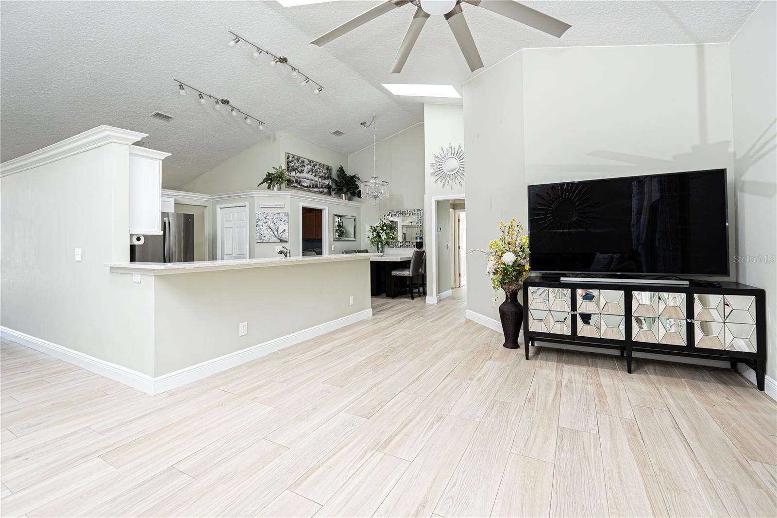 12845 Forestedge Cir Property Photo 15