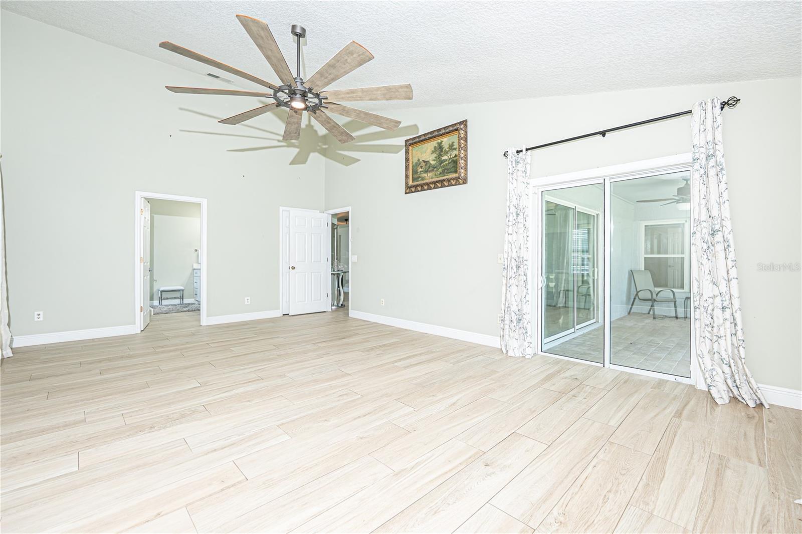12845 Forestedge Cir Property Photo 19