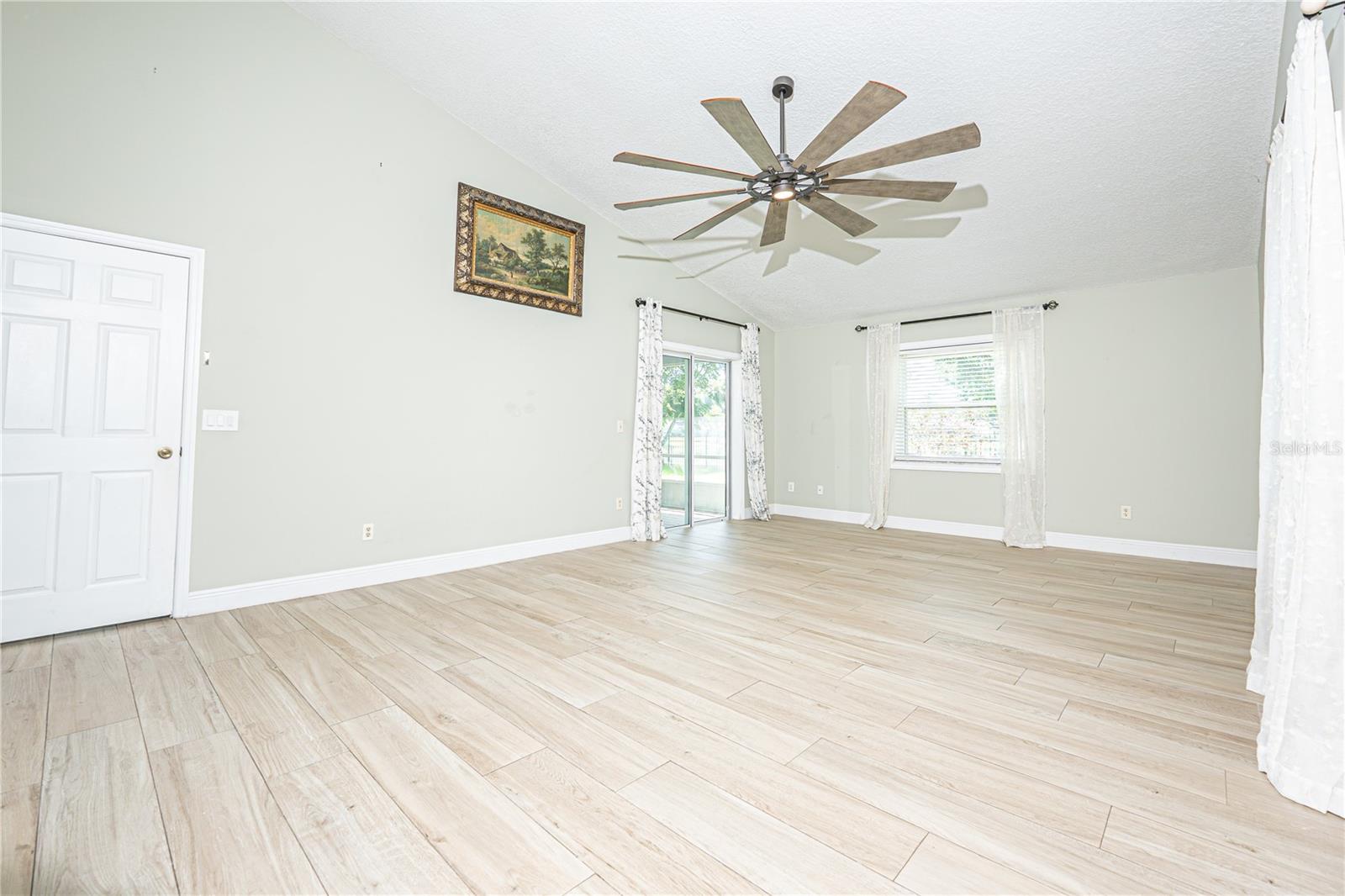 12845 Forestedge Cir Property Photo 20