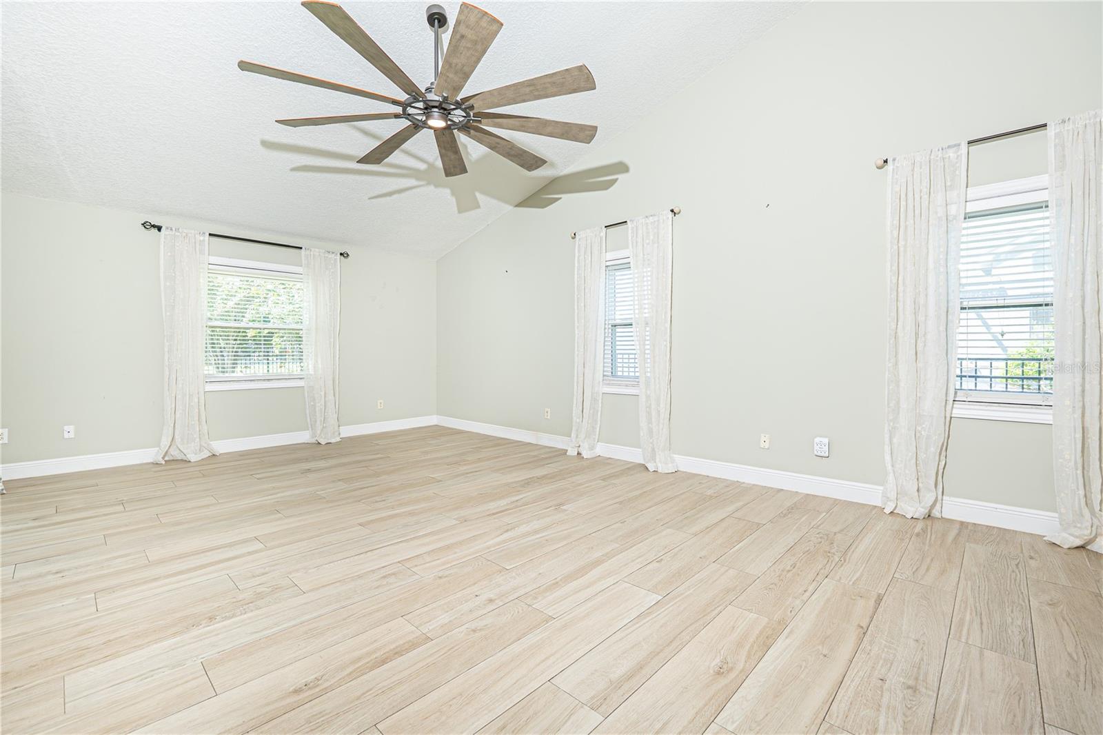 12845 Forestedge Cir Property Photo 21