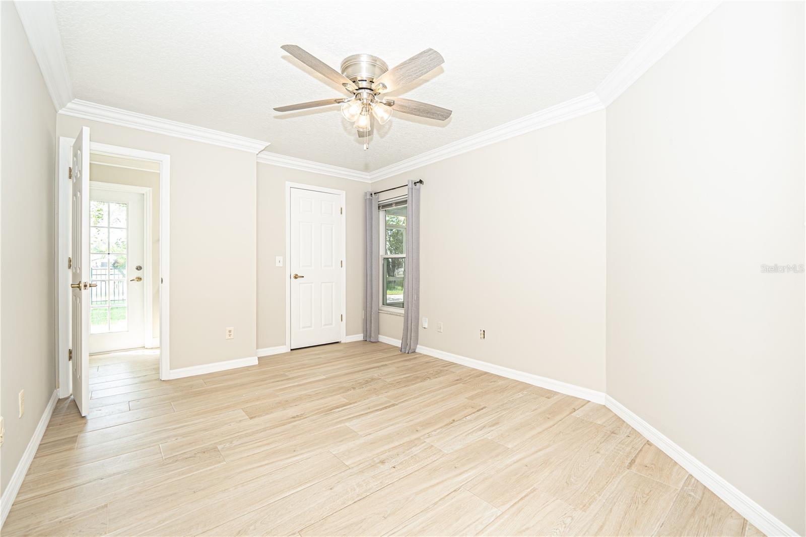 12845 Forestedge Cir Property Photo 26