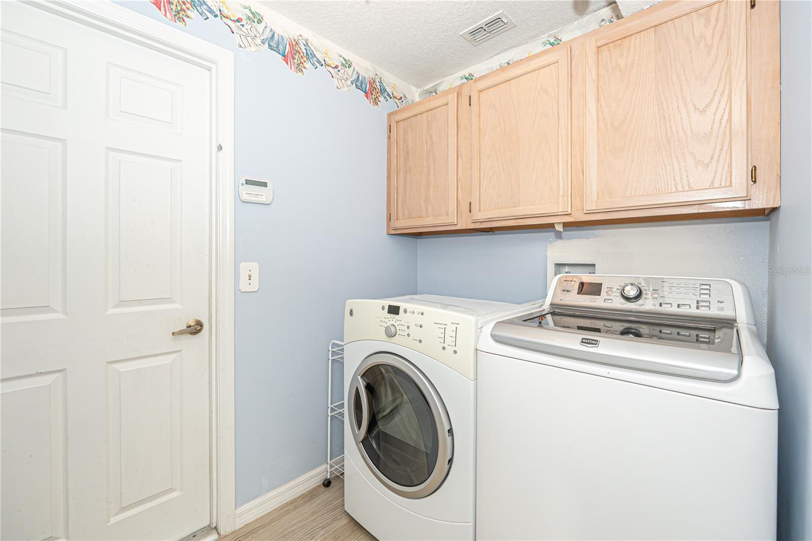 12845 Forestedge Cir Property Photo 33