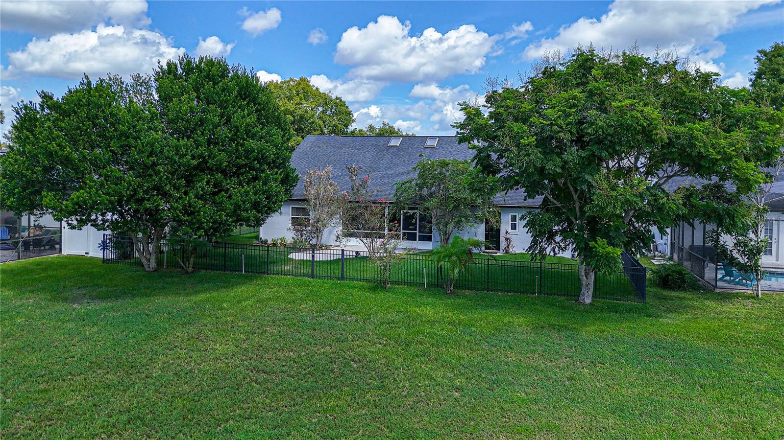 12845 Forestedge Cir Property Photo 37