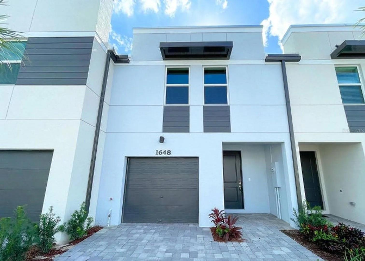 1648 Lindley St Property Photo 1