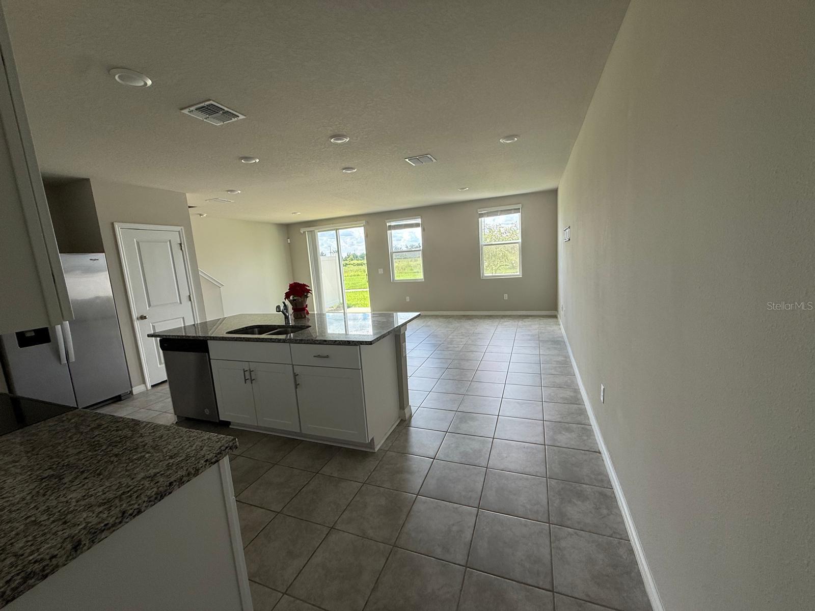 7627 Momentum Pkwy Property Photo 2
