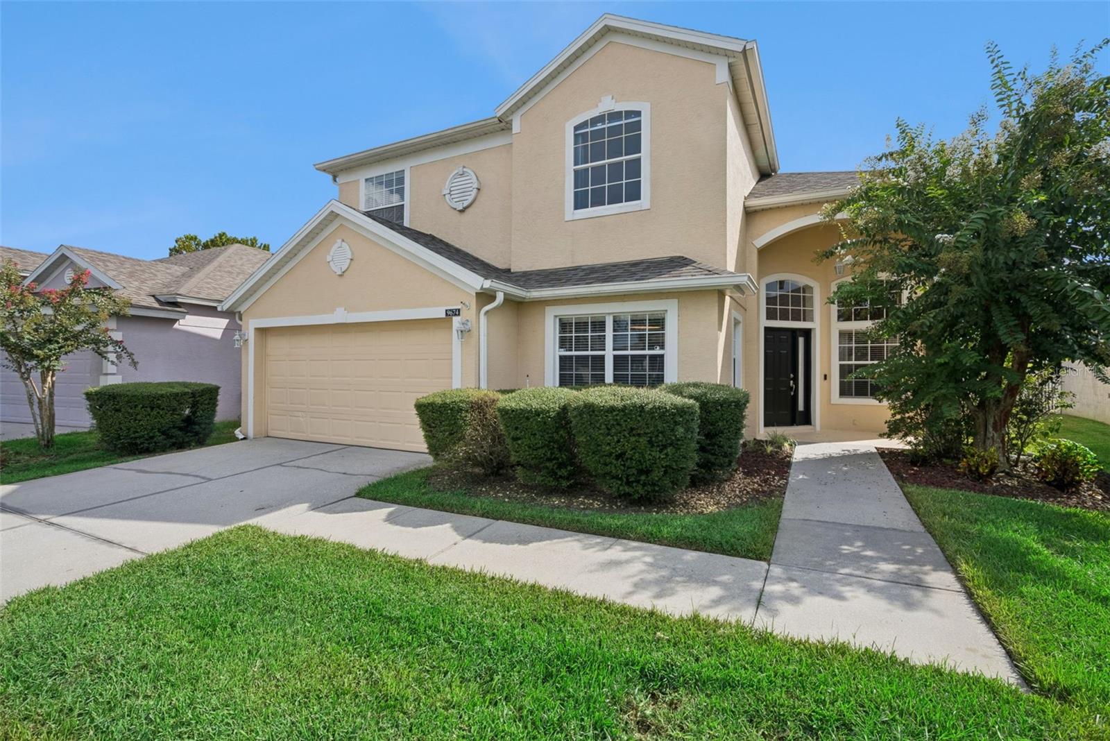 9674 Pacific Pines Ct Property Photo 3