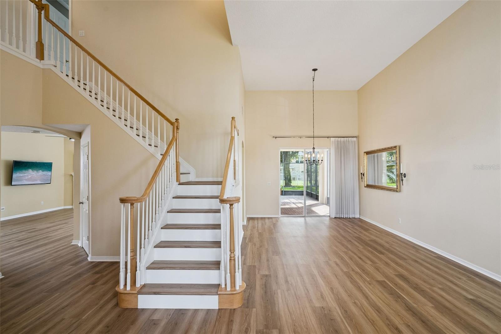 9674 Pacific Pines Ct Property Photo 9