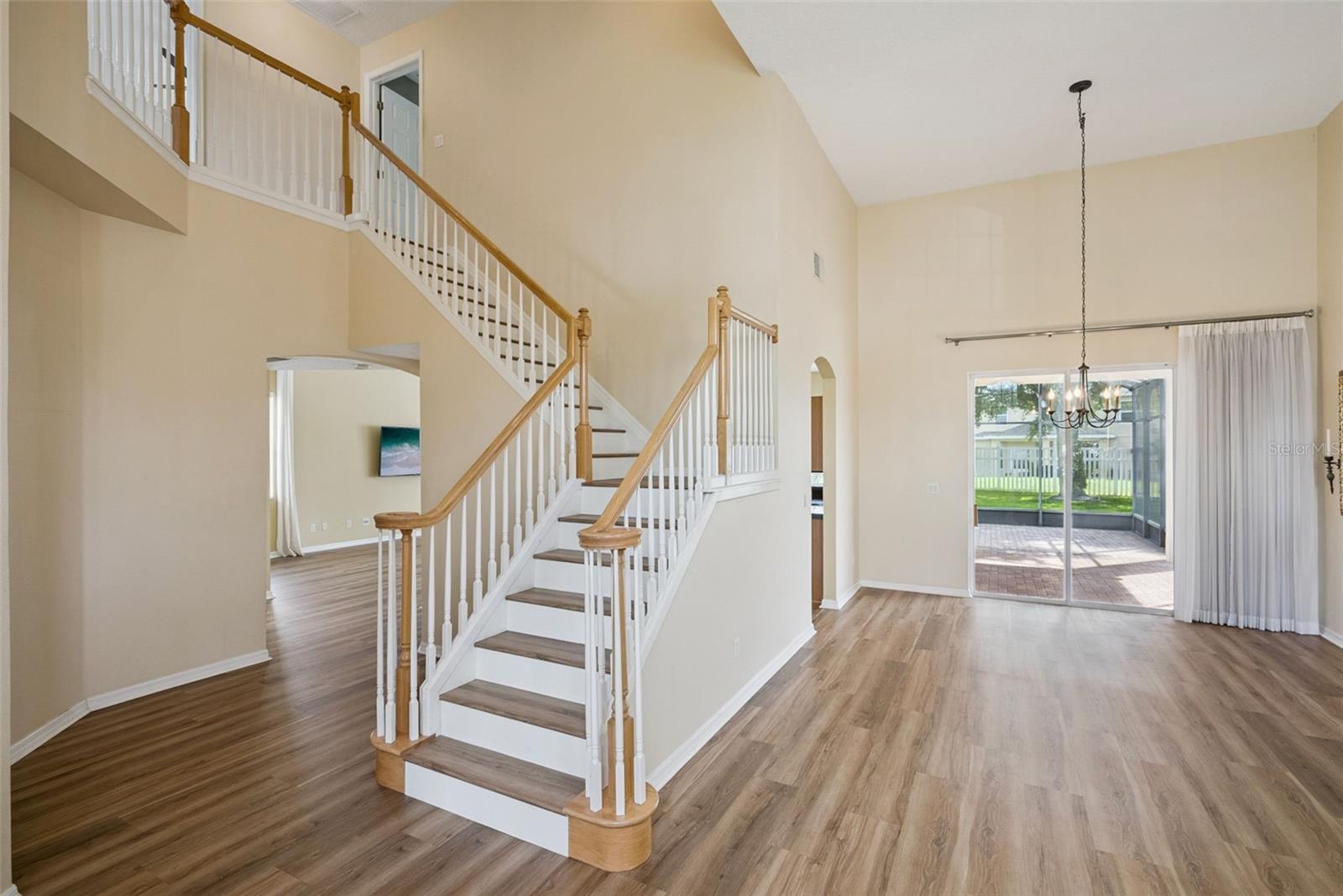 9674 Pacific Pines Ct Property Photo 10