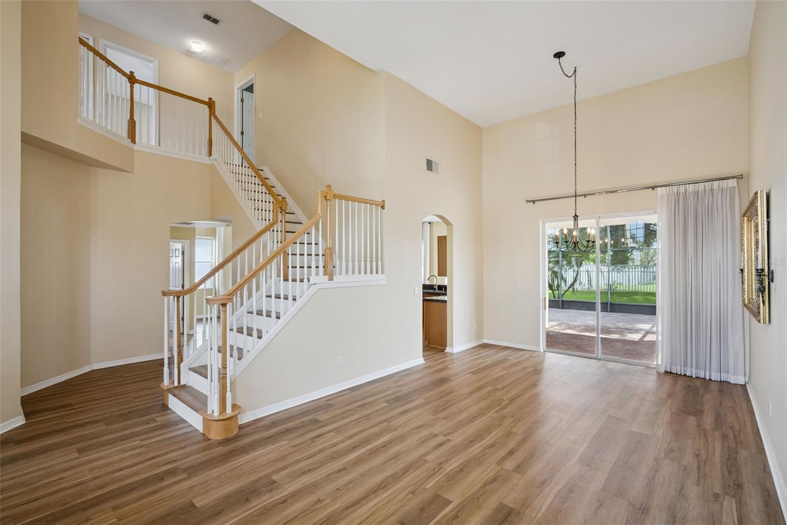 9674 Pacific Pines Ct Property Photo 12