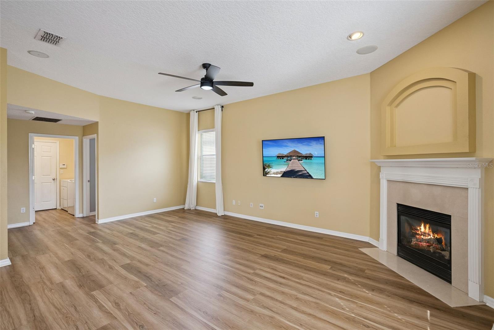 9674 Pacific Pines Ct Property Photo 16