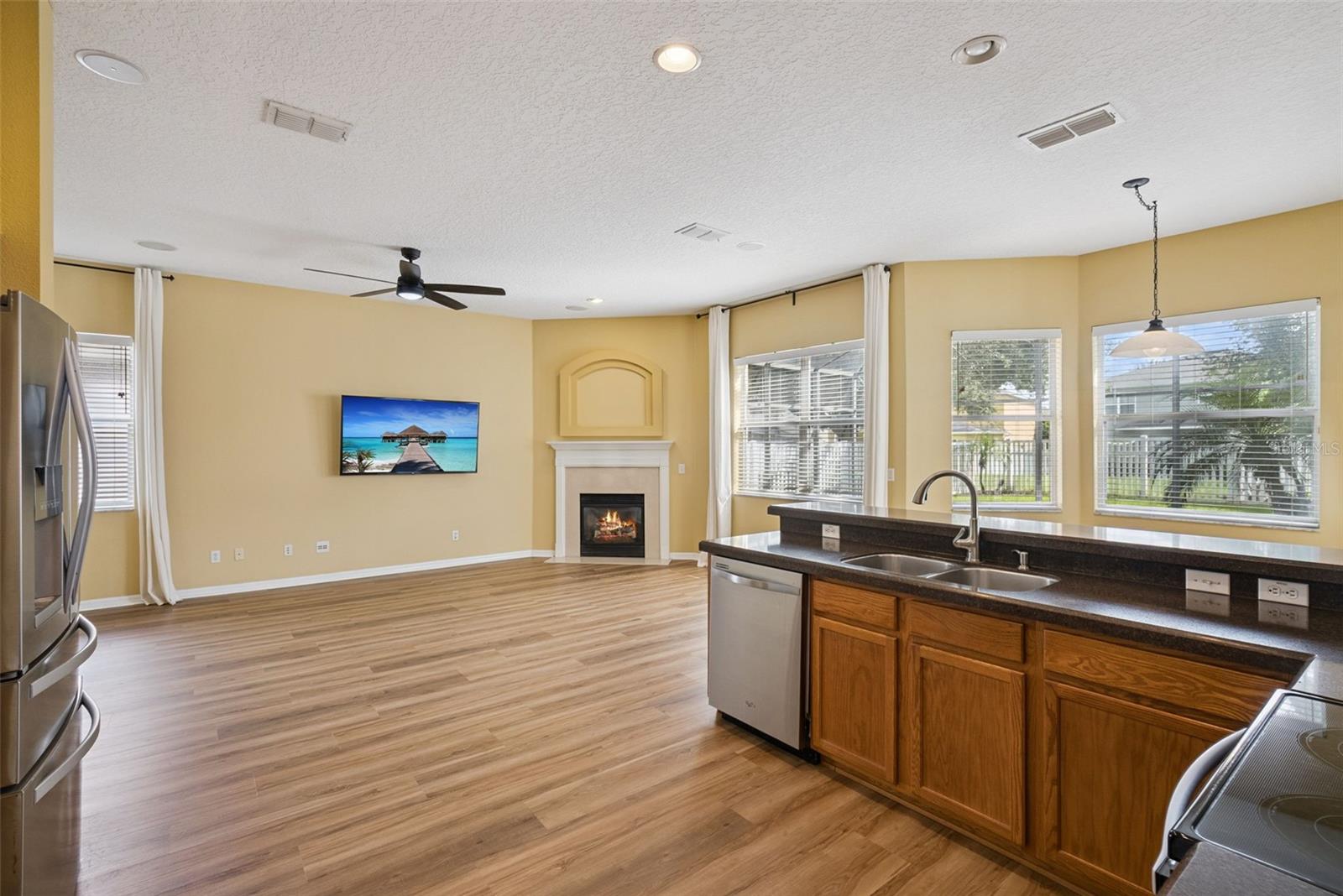 9674 Pacific Pines Ct Property Photo 21
