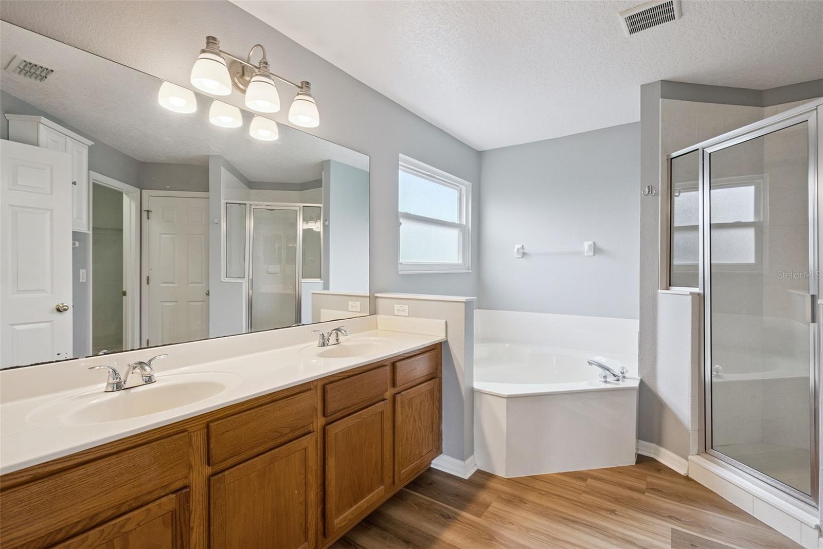 9674 Pacific Pines Ct Property Photo 36