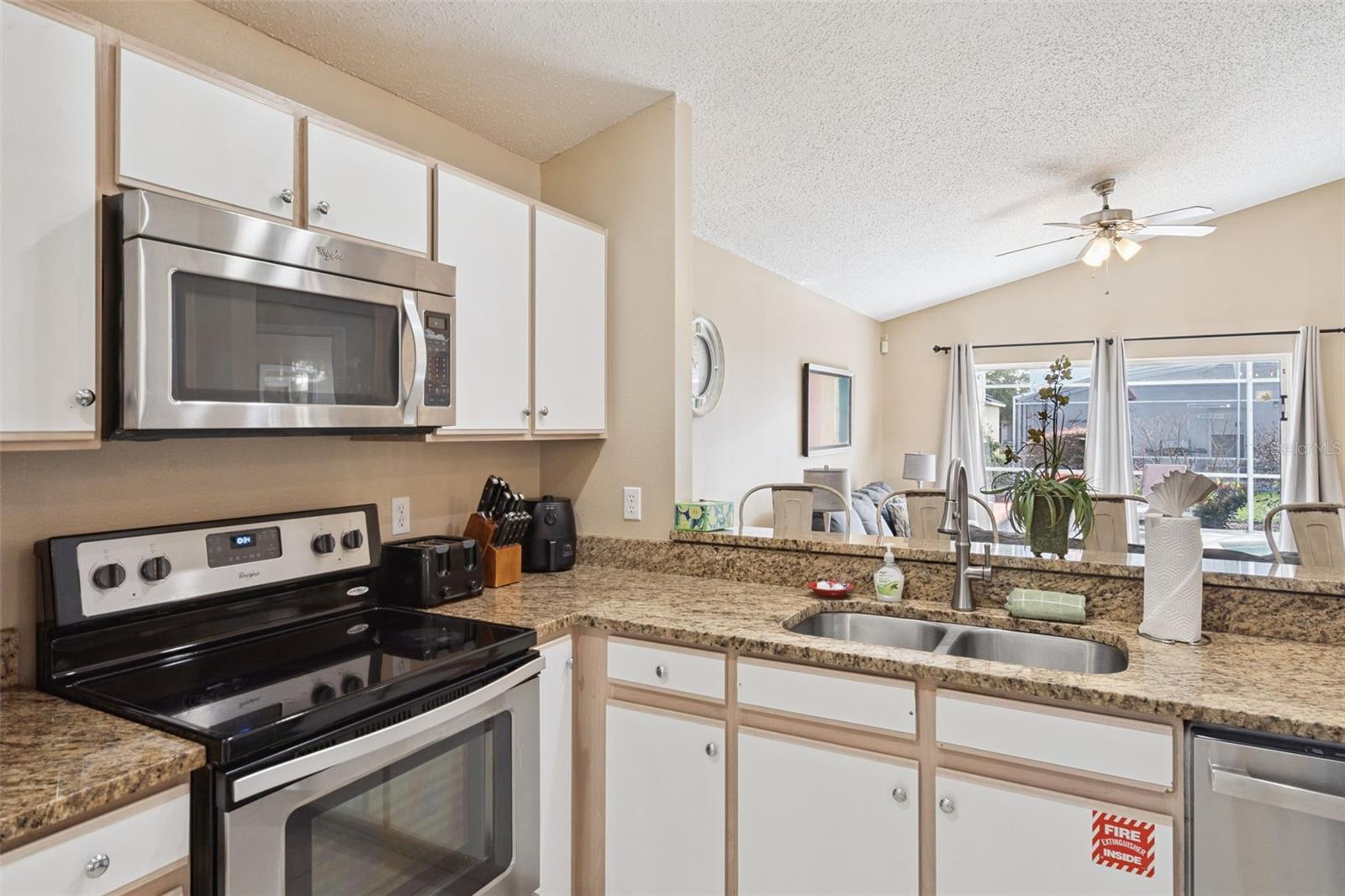 905 Lockbreeze Dr Property Photo 10