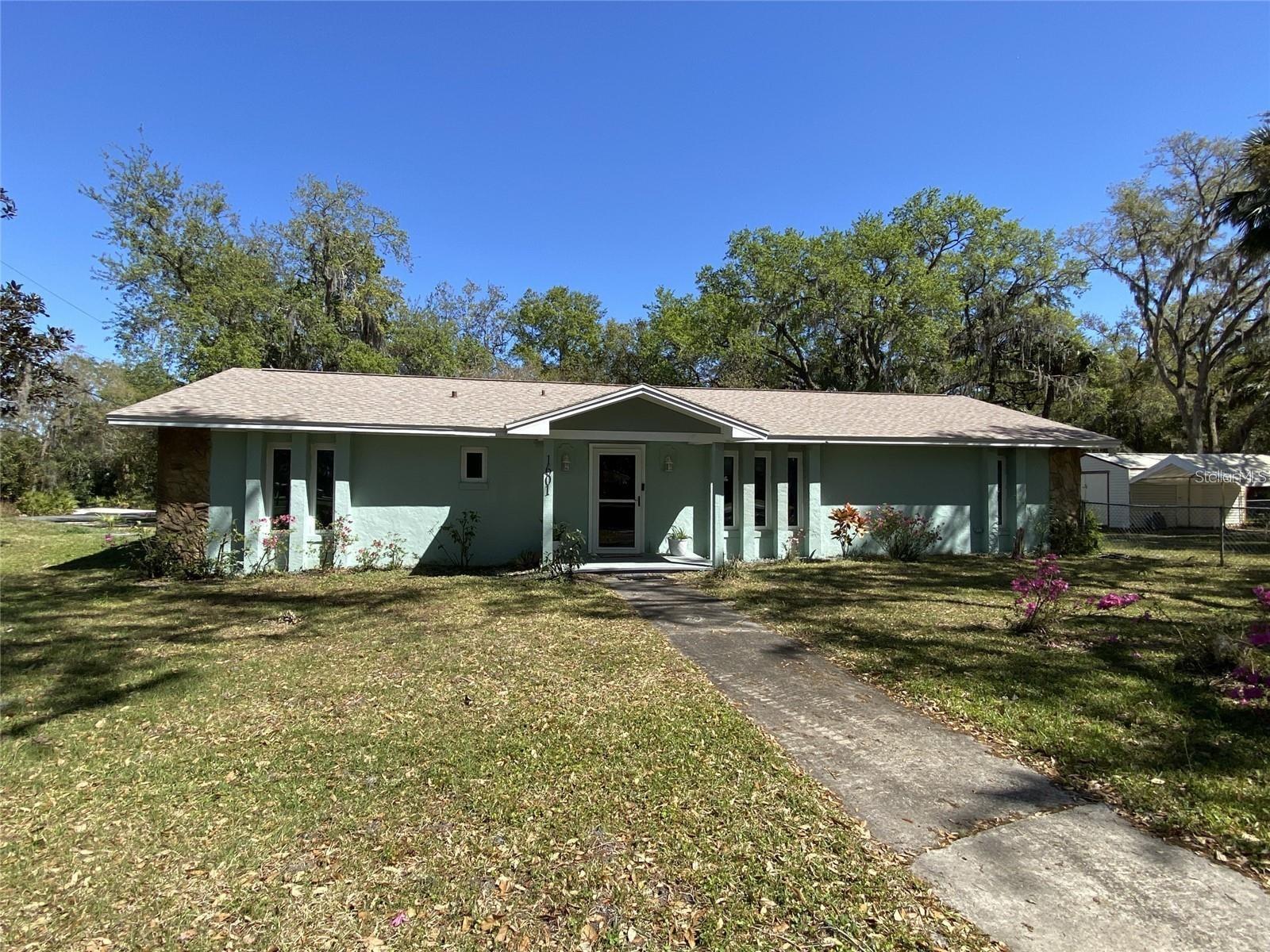 1601 Center St Property Photo 1