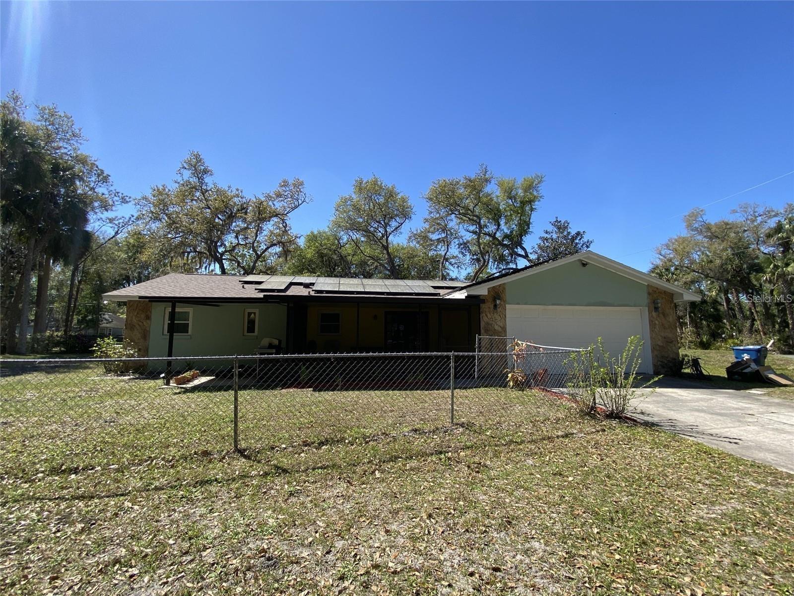 1601 Center St Property Photo 2
