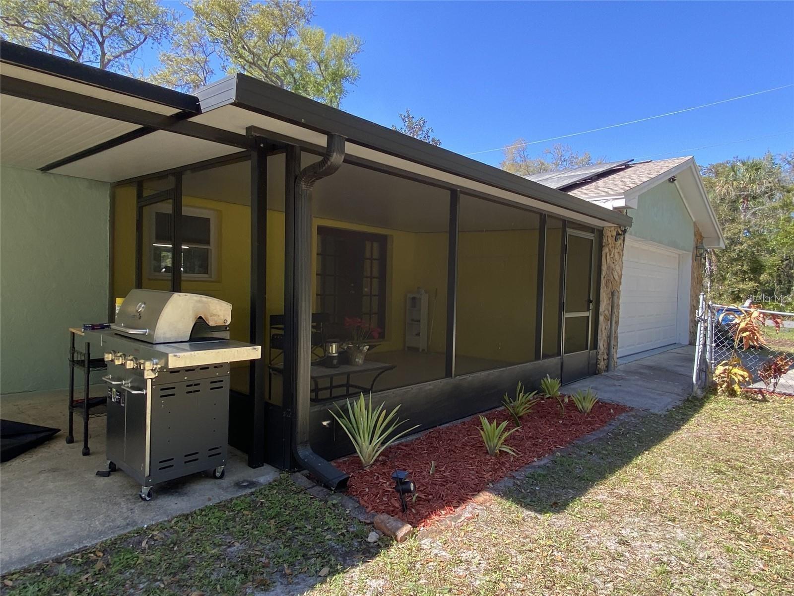 1601 Center St Property Photo 3