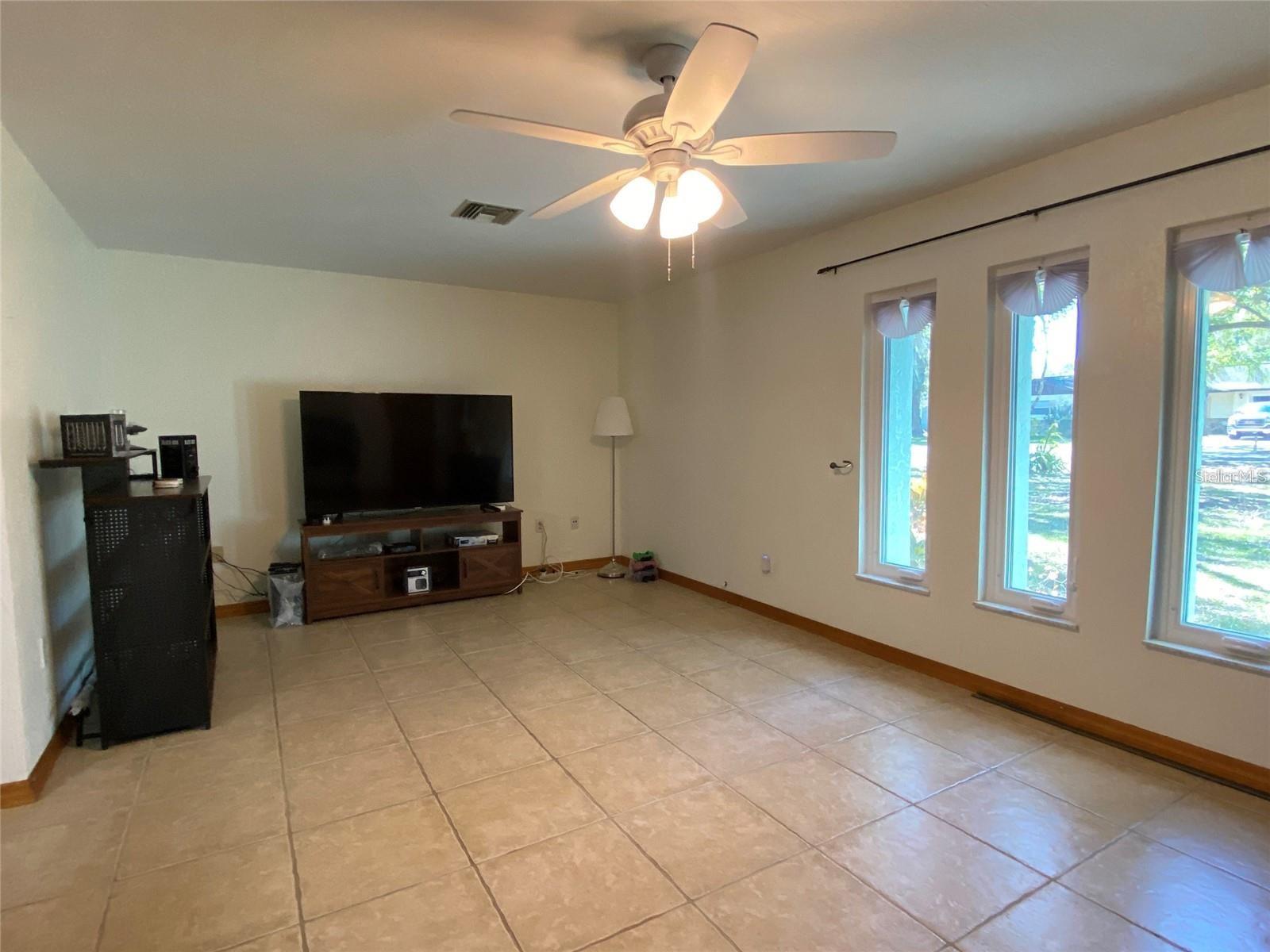 1601 Center St Property Photo 7