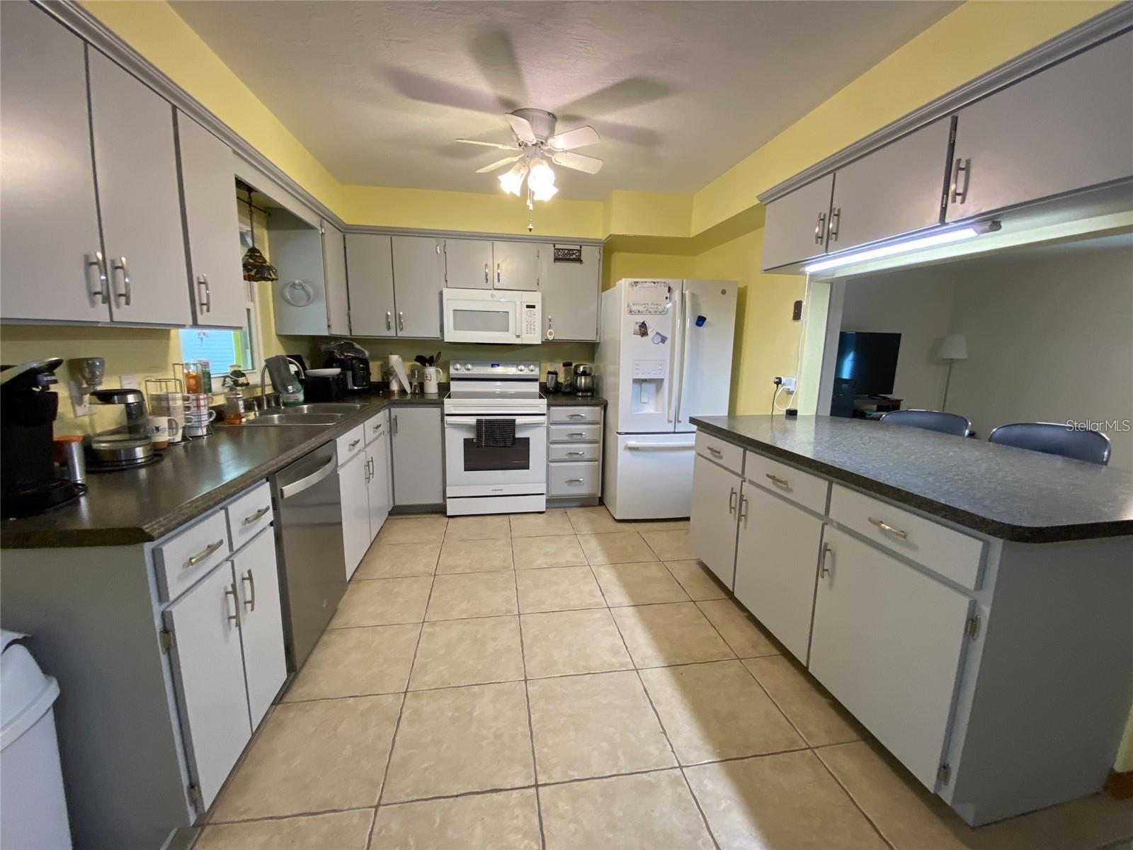 1601 Center St Property Photo 8
