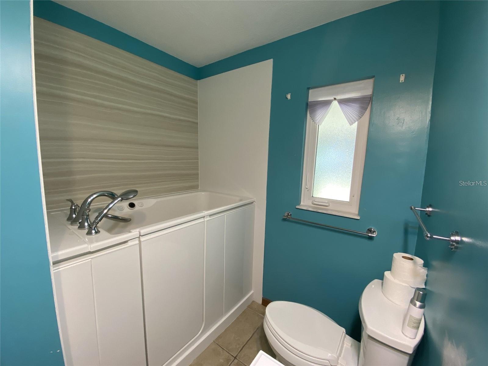 1601 Center St Property Photo 13