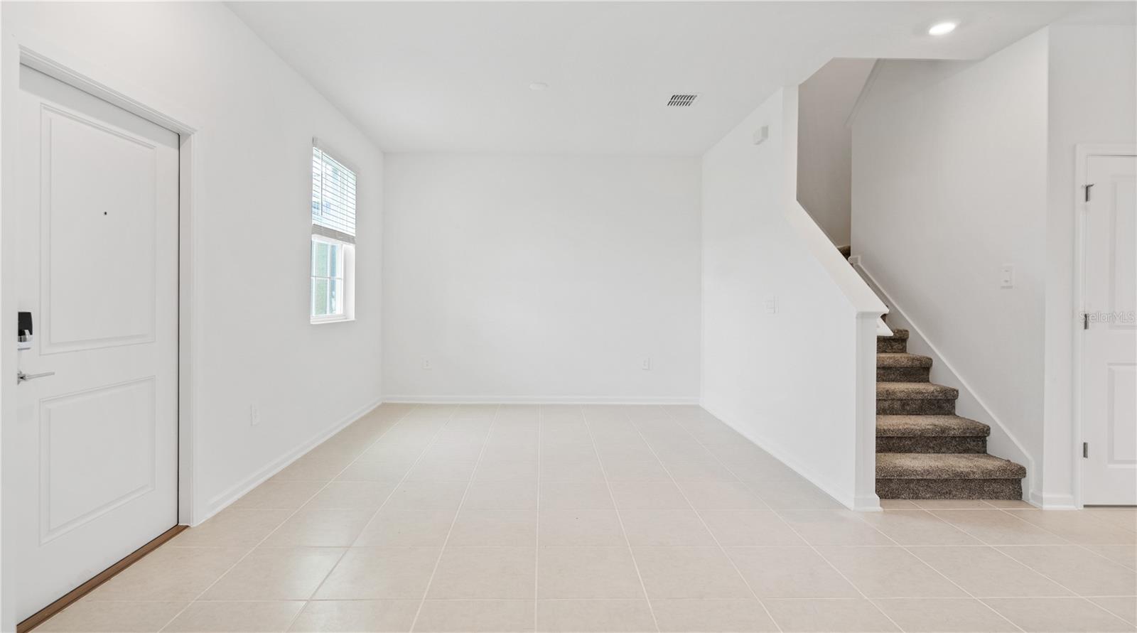5571 Ronin Dr Property Photo 2