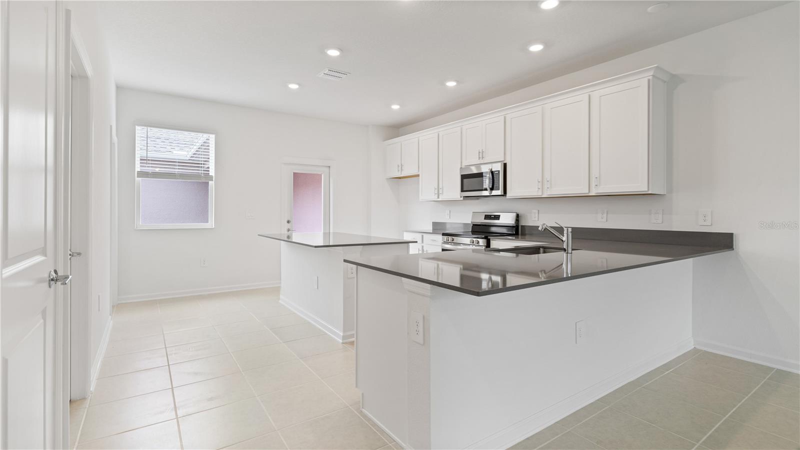 5571 Ronin Dr Property Photo 3