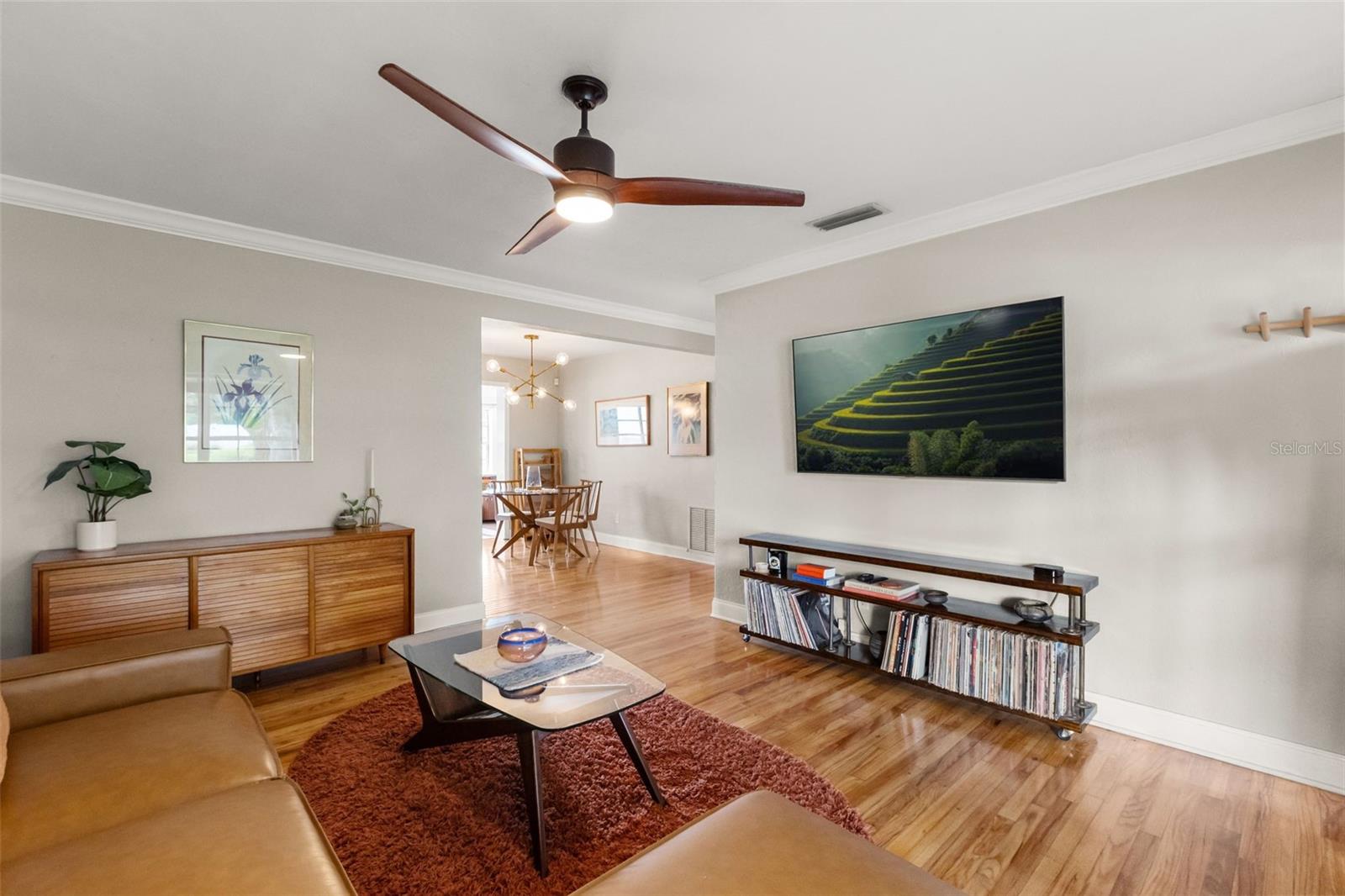 3105 Pickfair St Property Photo 6
