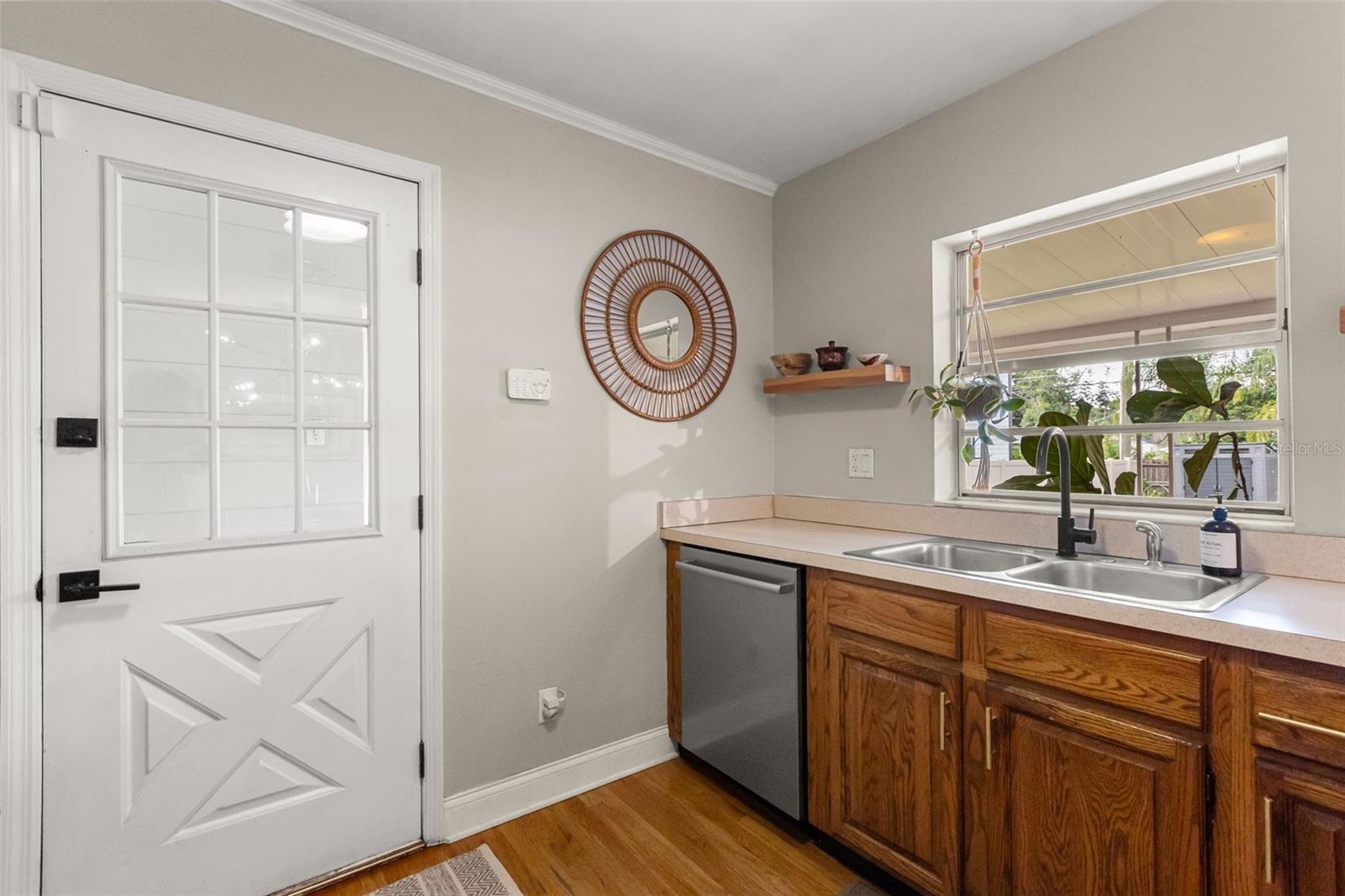 3105 Pickfair St Property Photo 13