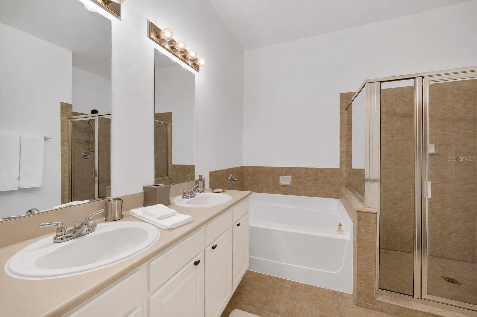 506 Mirasol Cir #202 Property Photo 16