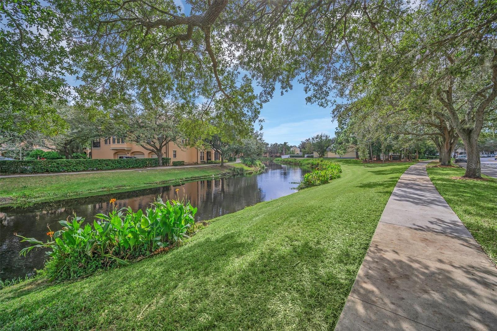 506 Mirasol Cir #202 Property Photo 28