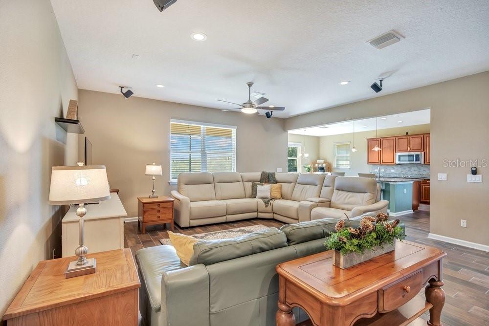1888 Jainic Loop Property Photo 10