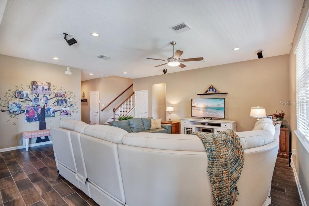 1888 Jainic Loop Property Photo 11