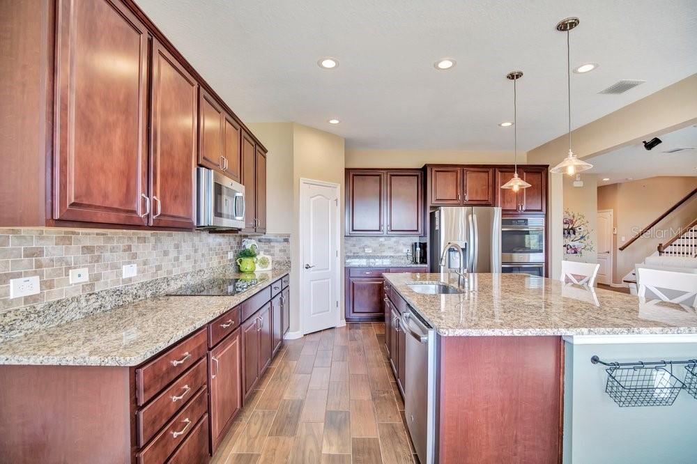 1888 Jainic Loop Property Photo 13