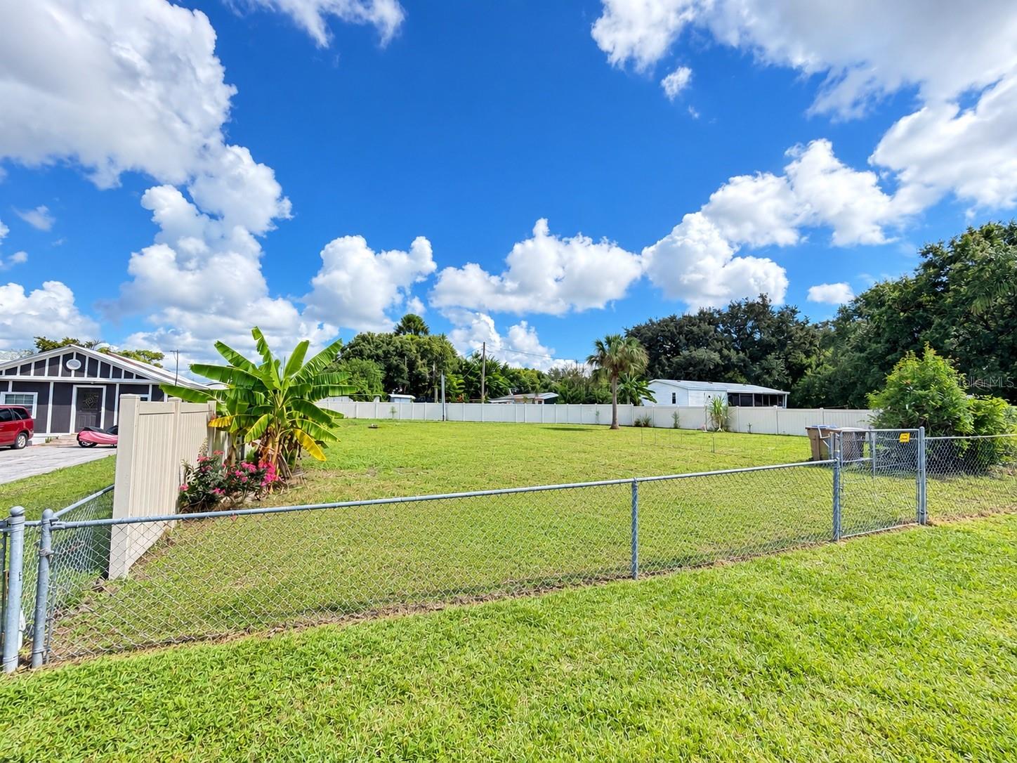 375 Property Photo 15