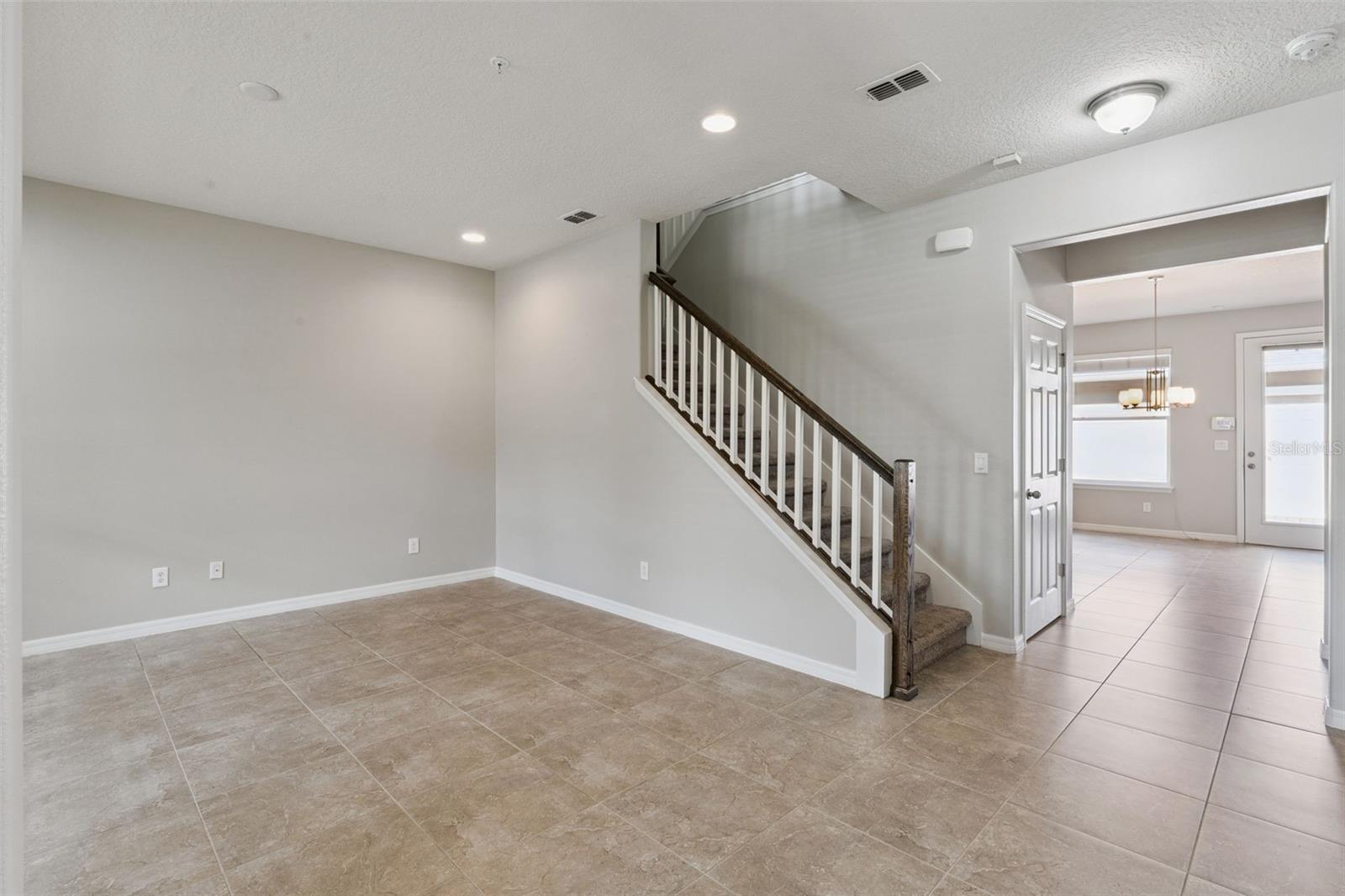 8650 Vedder Ln Property Photo 7