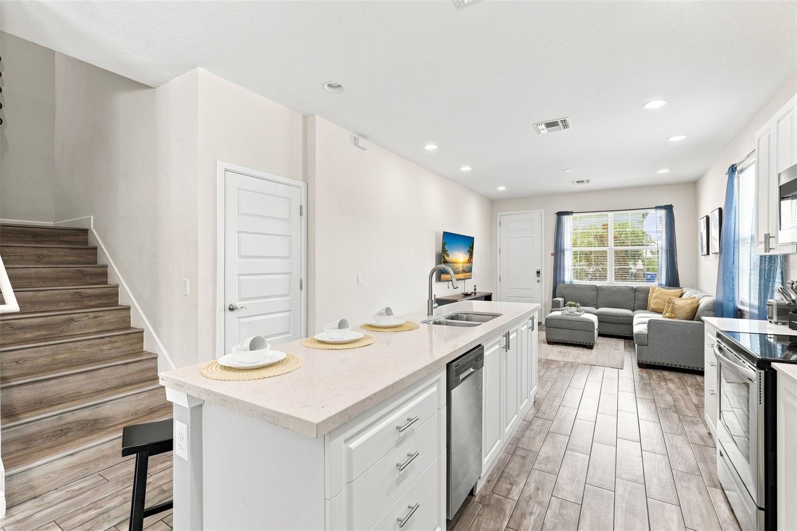 4461 Summer Flowers Pl Property Photo 15