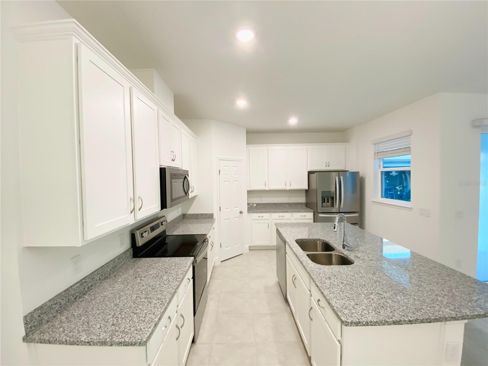 2452 Firstlight Way Property Photo 7