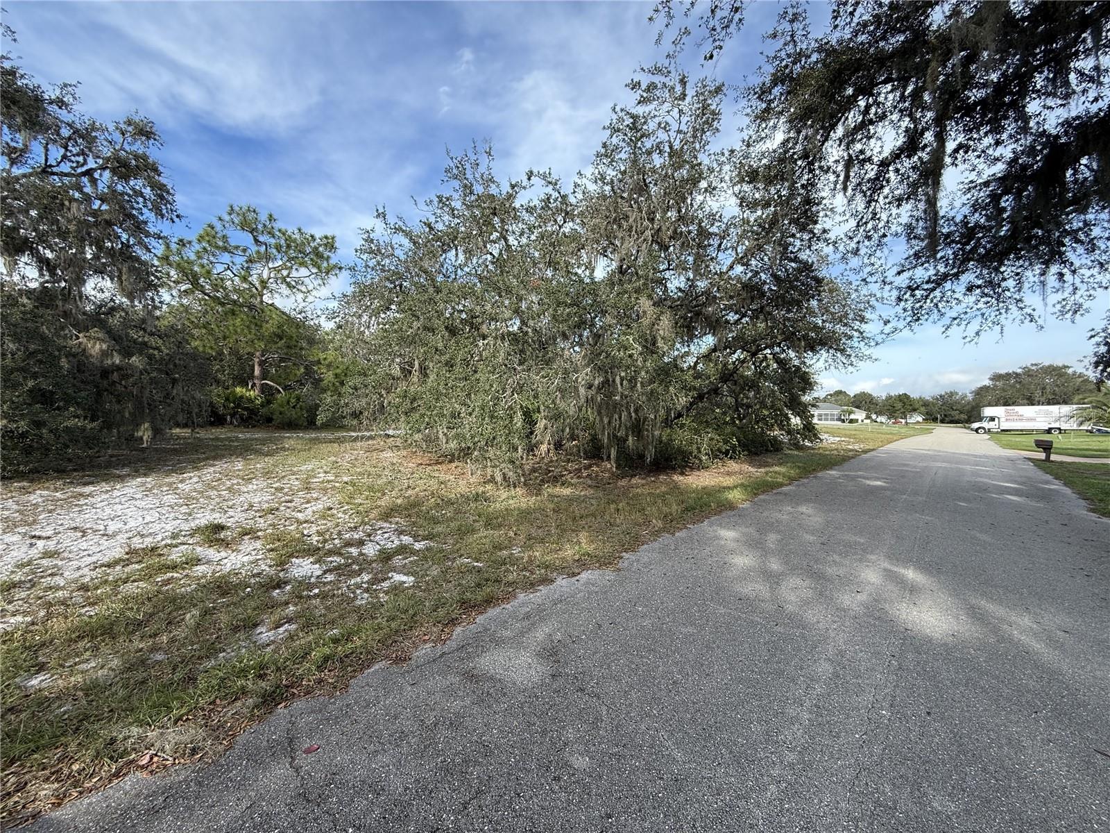 209 Robinhood Ter Property Photo 1