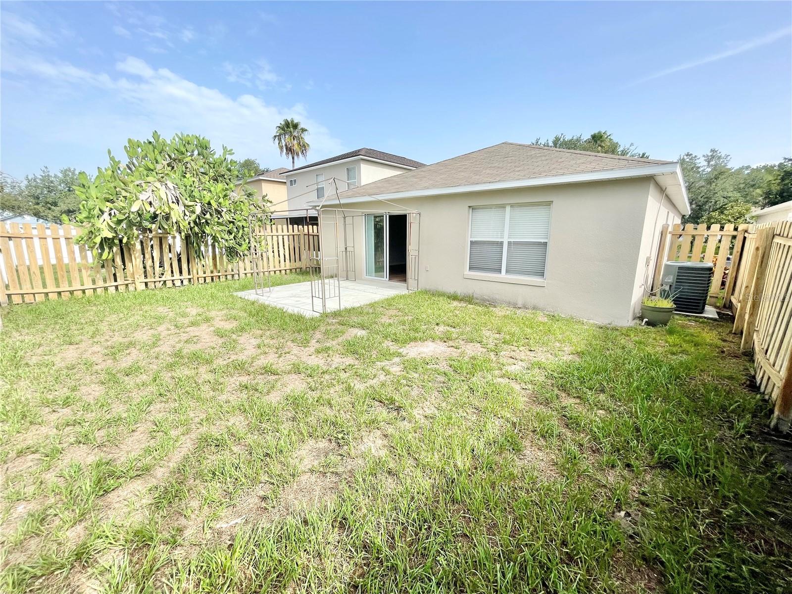 1627 Sherbourne St Property Photo 2