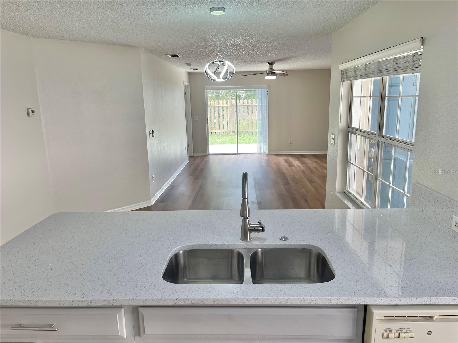 1627 Sherbourne St Property Photo 8