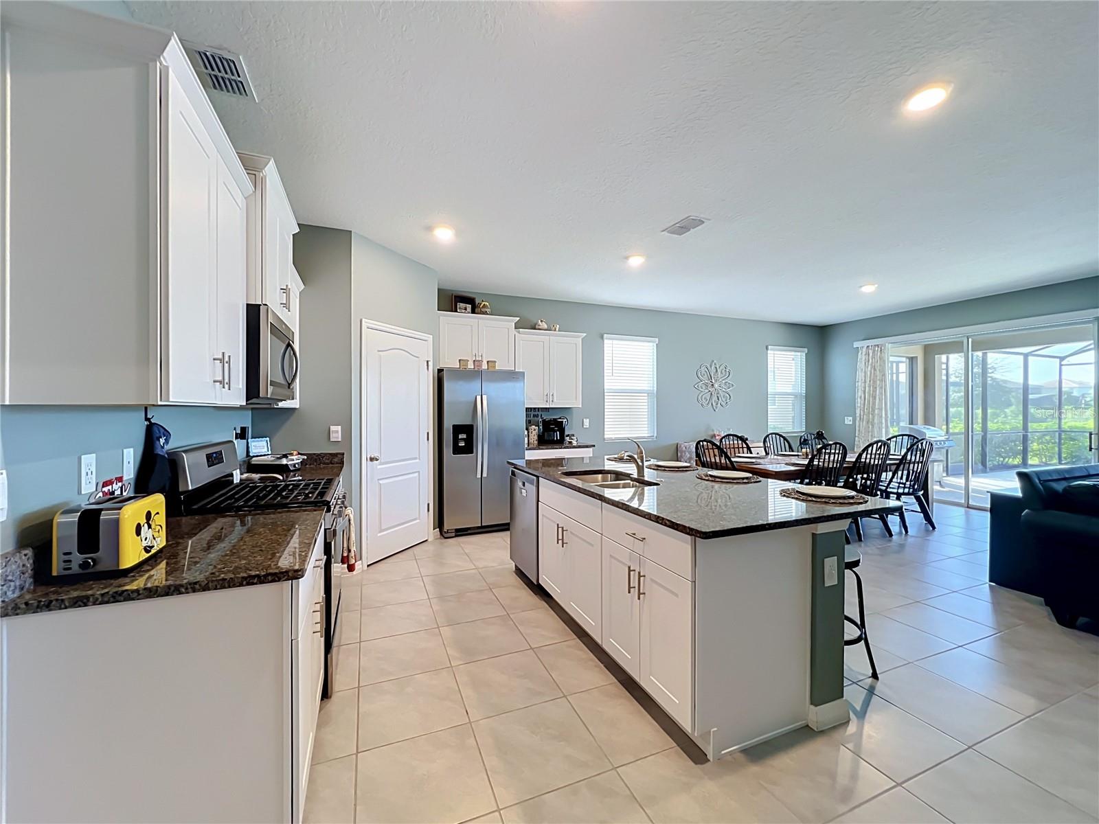 7647 Oakmoss Loop Property Photo 6