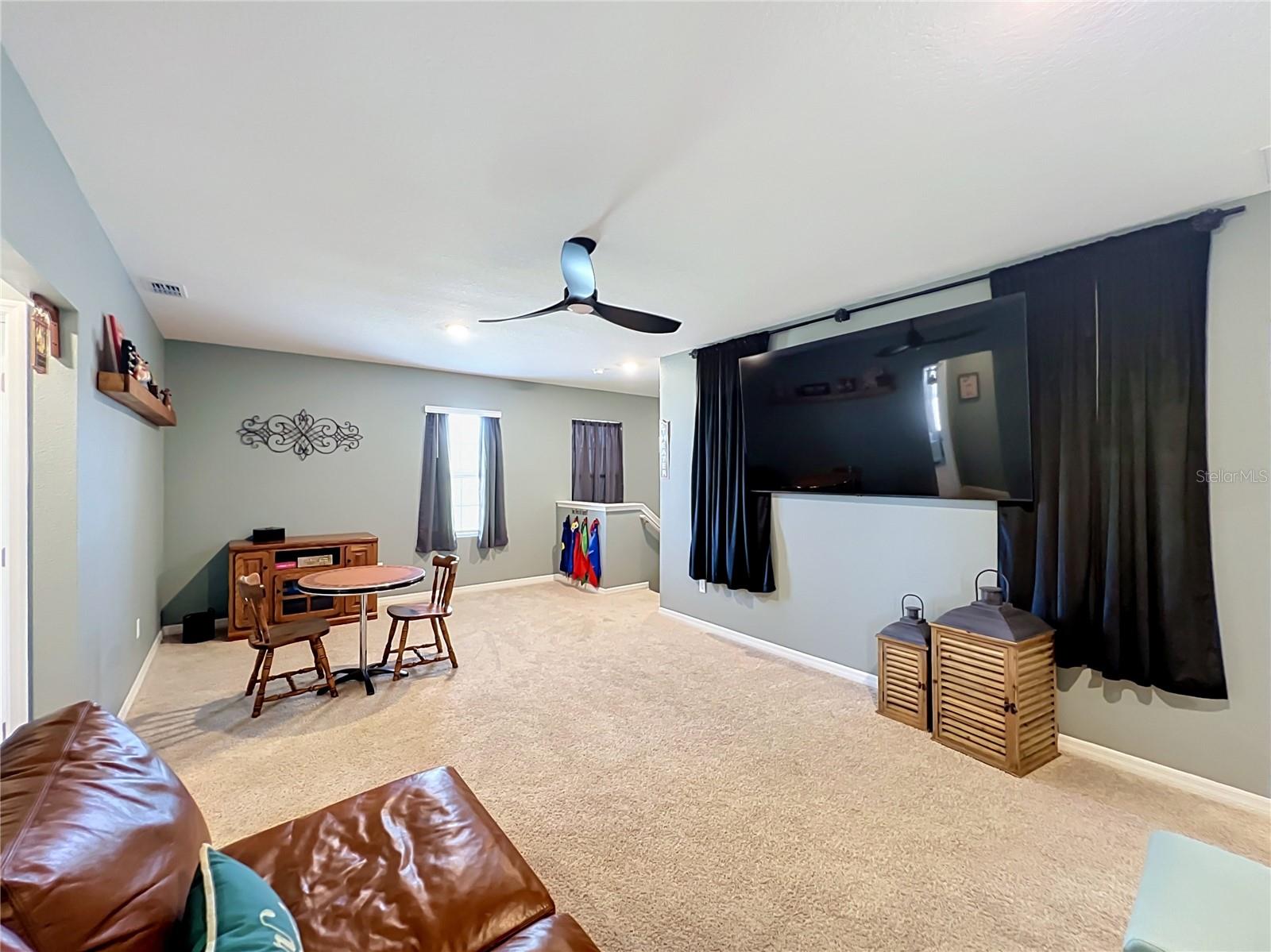 7647 Oakmoss Loop Property Photo 14
