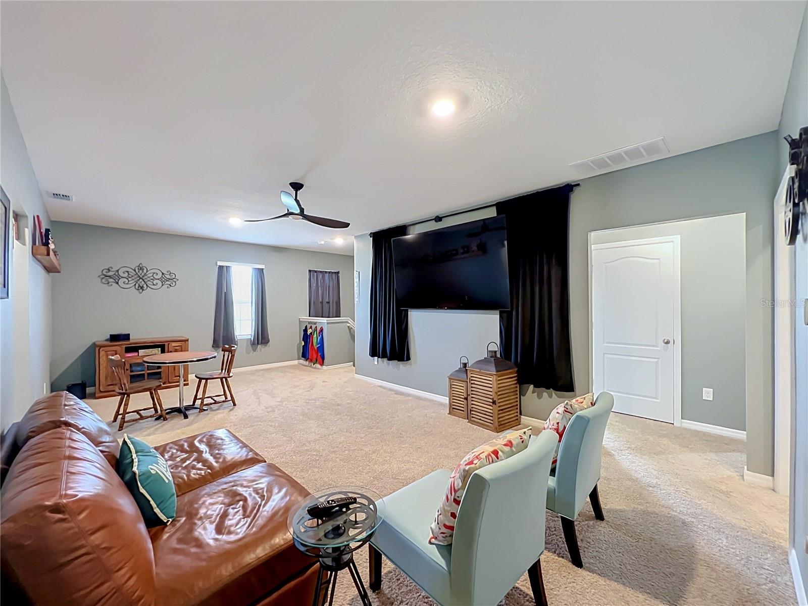 7647 Oakmoss Loop Property Photo 15