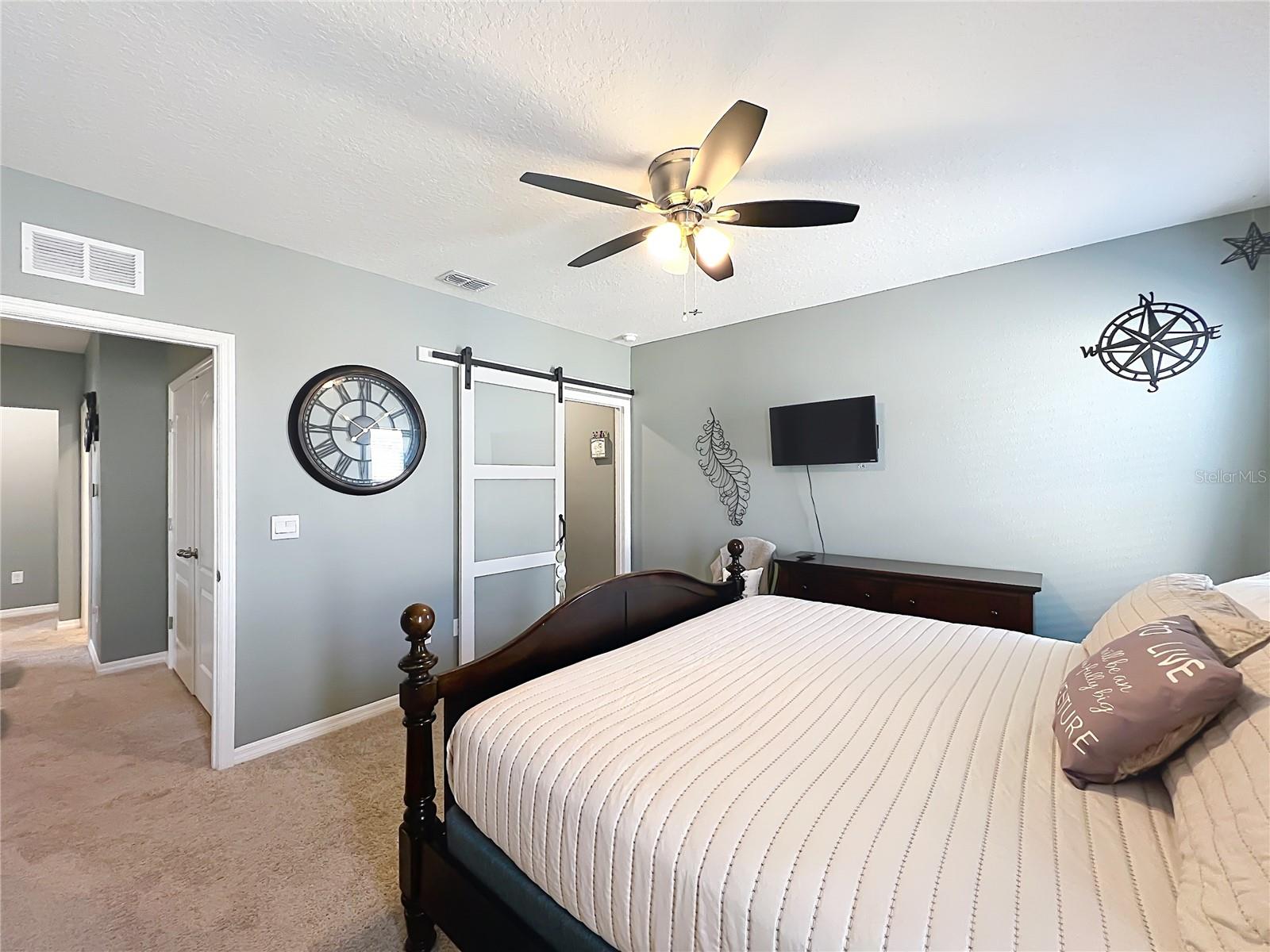 7647 Oakmoss Loop Property Photo 19