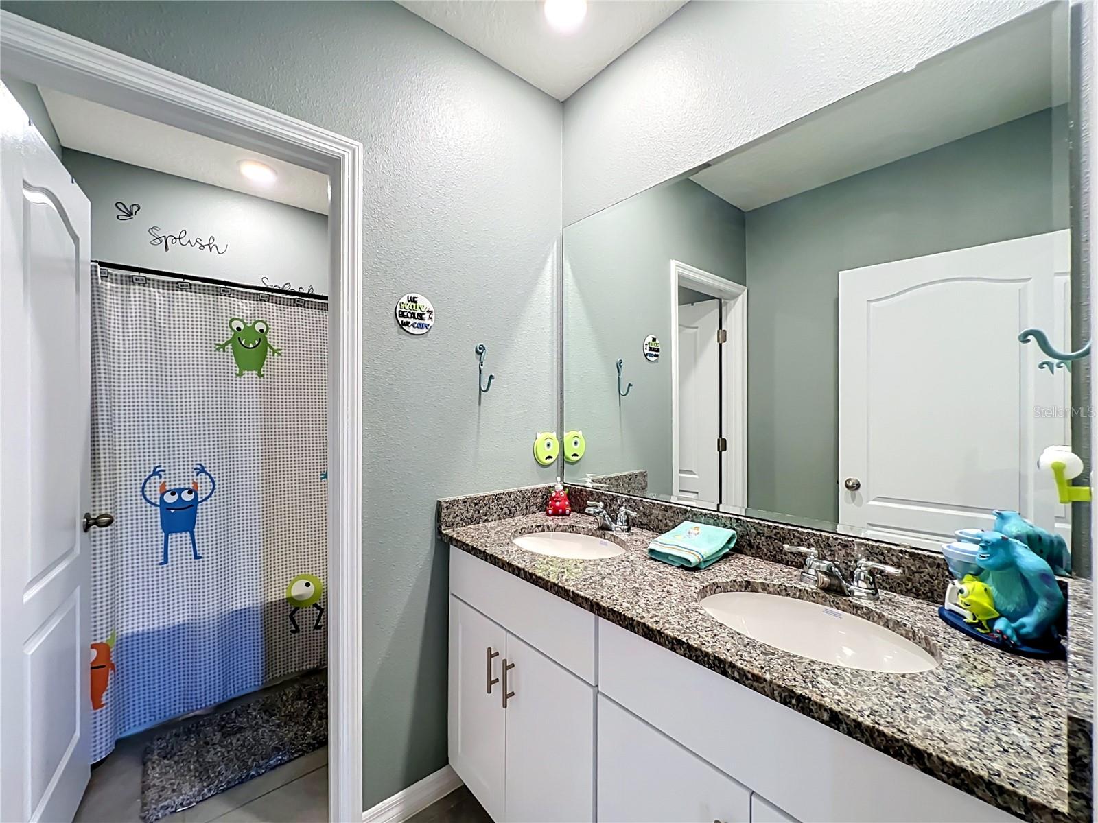 7647 Oakmoss Loop Property Photo 27