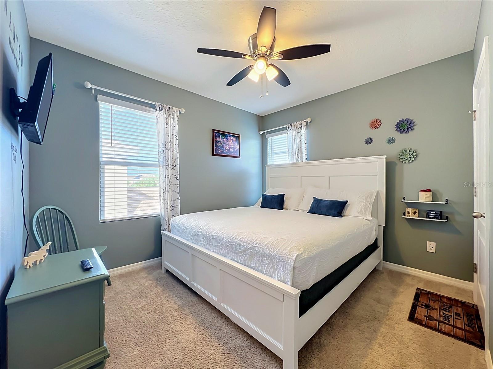 7647 Oakmoss Loop Property Photo 28