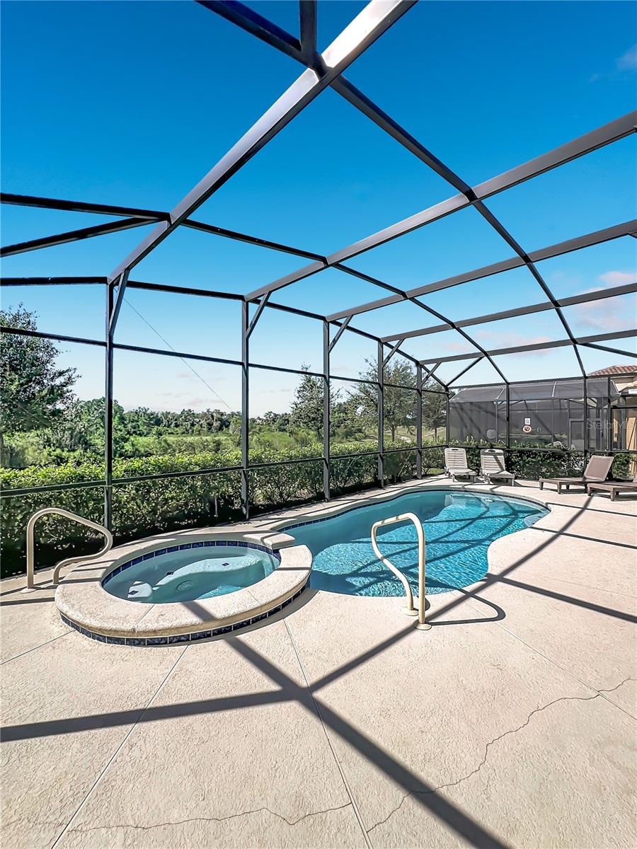 7647 Oakmoss Loop Property Photo 40