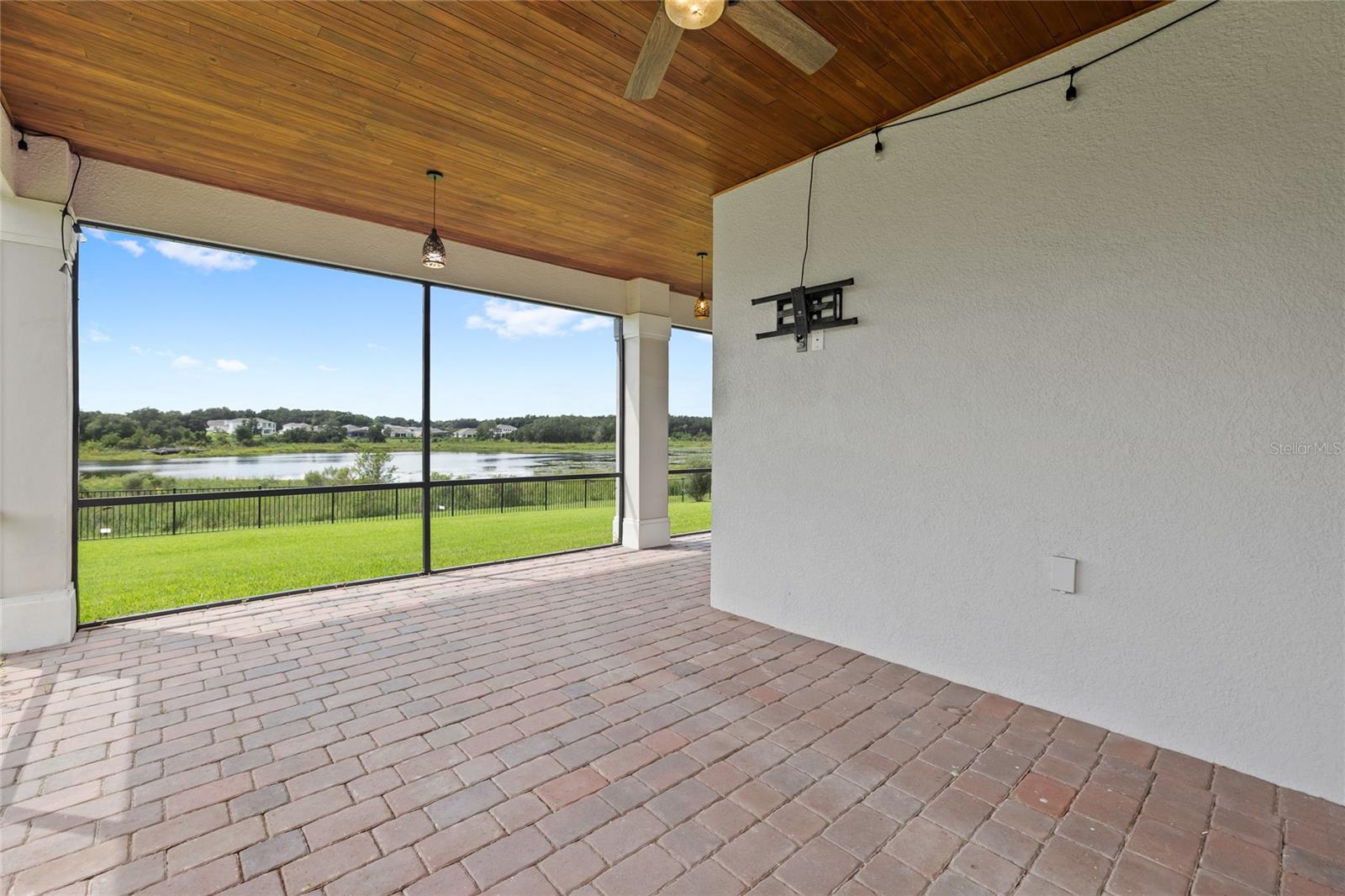 16668 Sanctuary Dr Property Photo 27