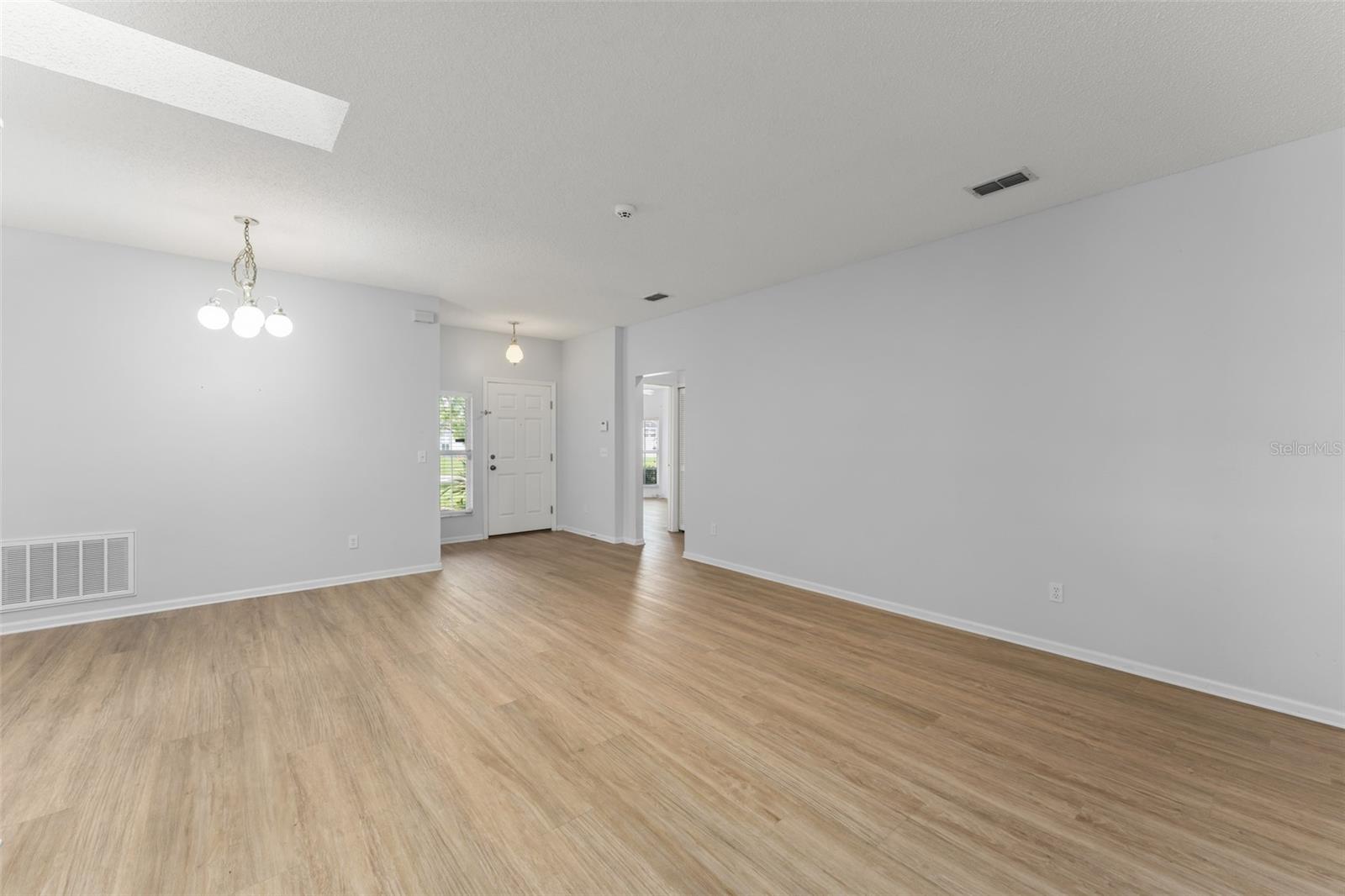1280 Tyler Lake Cir Property Photo 6