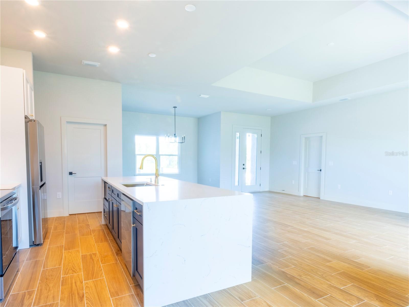 13547 Keystone Blvd Property Photo 10